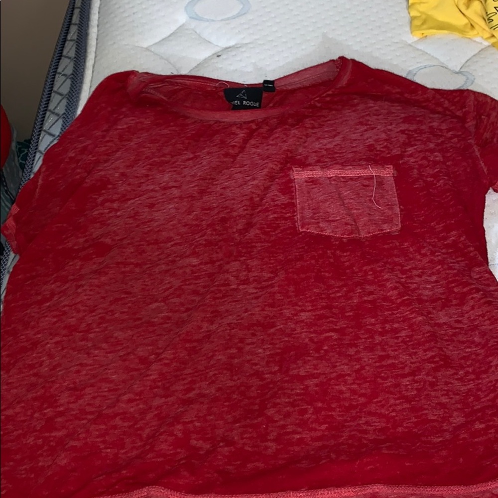 Red crop tee